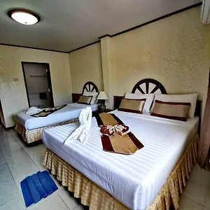 Hotell Natacha, Phi Phi-öarna